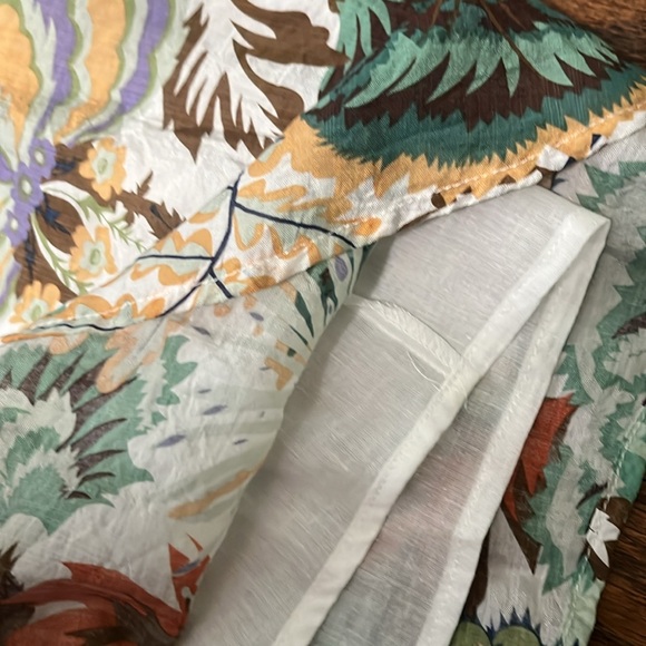 Umgee NWT beautiful top! Size medium. - Picture 4 of 8